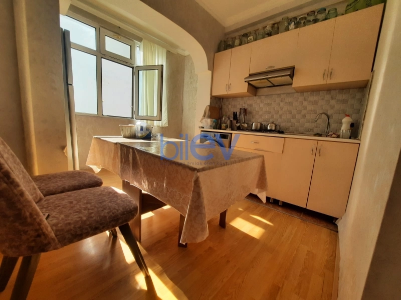 Aylıq Kirayə 2 otaqlı Köhnə Tikili bina evi  70m², Bakı