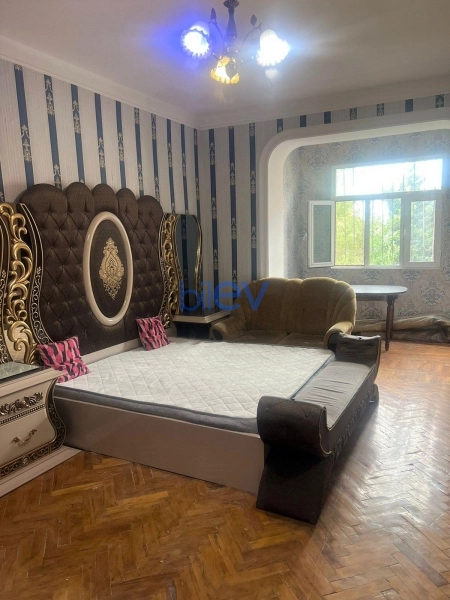 Aylıq Kirayə 3 otaqlı Köhnə Tikili bina evi  70m², Bakı