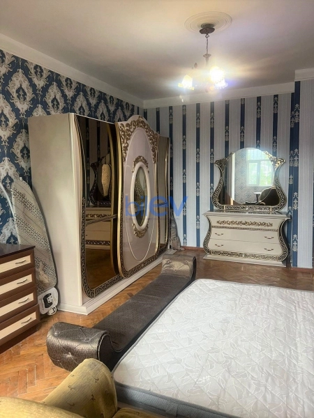 Aylıq Kirayə 3 otaqlı Köhnə Tikili bina evi  70m², Bakı