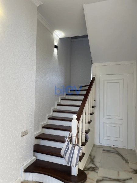 Satış 6 otaqlı Villa  240m², Bakı