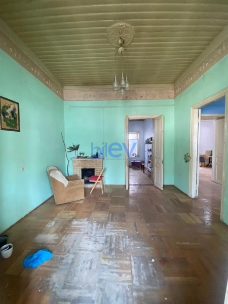 Aylıq Kirayə 3 otaqlı Köhnə Tikili bina evi  140m², Bakı