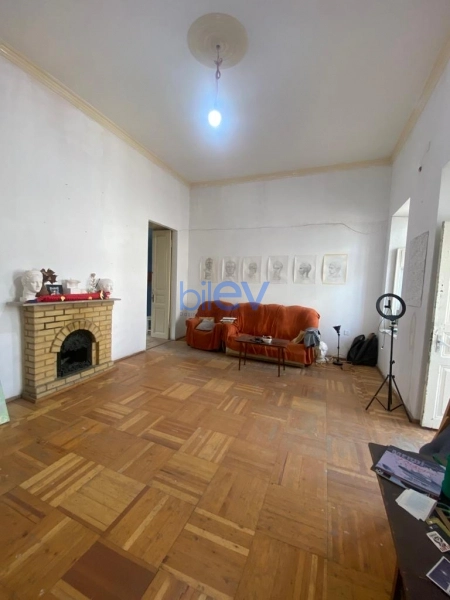 Aylıq Kirayə 3 otaqlı Köhnə Tikili bina evi  140m², Bakı