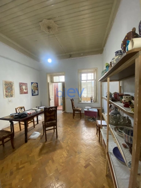 Aylıq Kirayə 3 otaqlı Köhnə Tikili bina evi  140m², Bakı