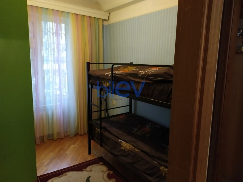 Satış 3 otaqlı Köhnə Tikili bina evi  70m², Bakı