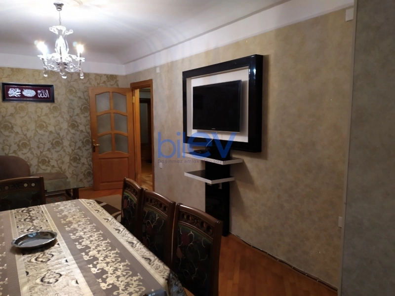 Satış 3 otaqlı Köhnə Tikili bina evi  70m², Bakı