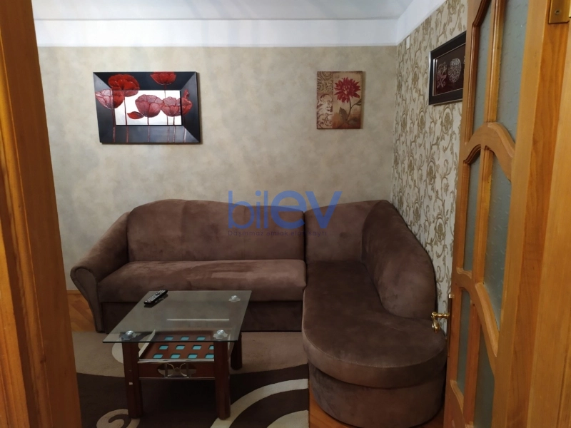 Satış 3 otaqlı Köhnə Tikili bina evi  70m², Bakı
