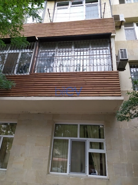Satış 3 otaqlı Köhnə Tikili bina evi  70m², Bakı