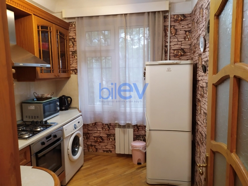 Satış 3 otaqlı Köhnə Tikili bina evi  70m², Bakı