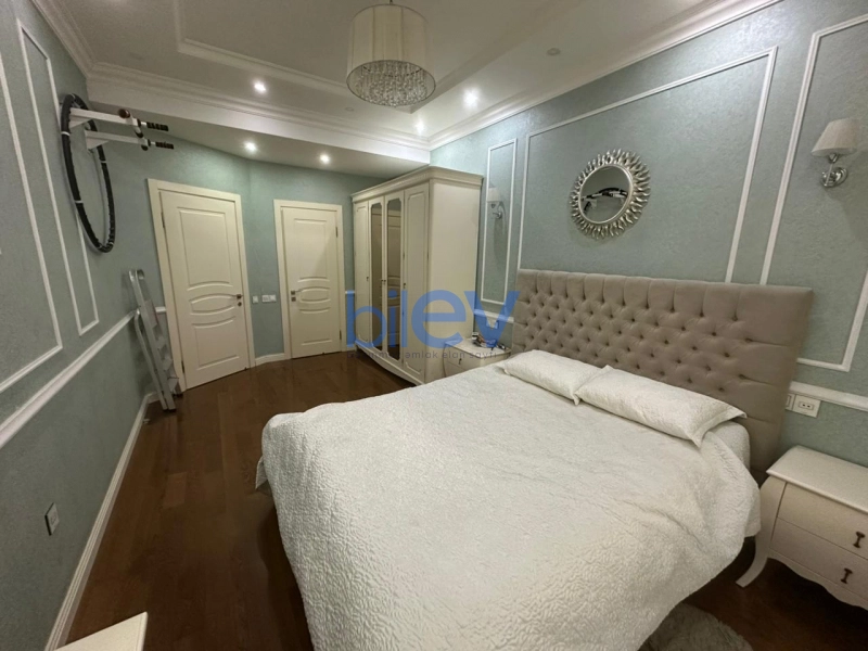 Aylıq Kirayə 3 otaqlı Yeni Tikili bina evi  138m², Bakı