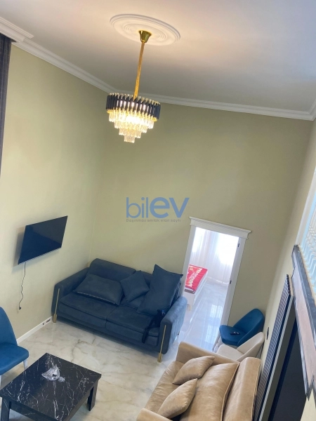 Aylıq Kirayə 3 otaqlı Köhnə Tikili bina evi  70m², Bakı