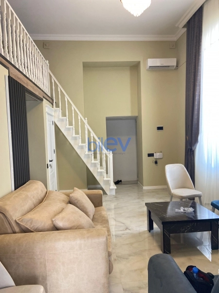 Aylıq Kirayə 3 otaqlı Köhnə Tikili bina evi  70m², Bakı