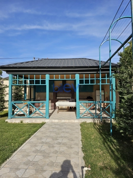 Günlük Kirayə 5 otaqlı Bağ evi  220m², Bakı
