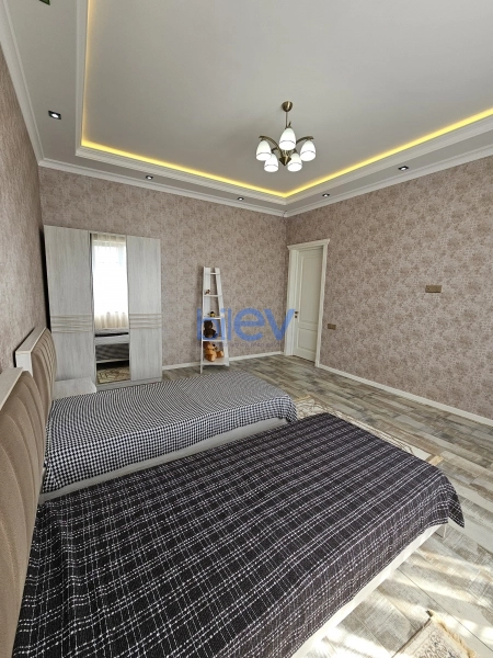 Günlük Kirayə 5 otaqlı Bağ evi  220m², Bakı