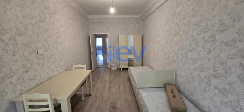 Aylıq Kirayə 4 otaqlı Yeni Tikili bina evi  151m², Bakı