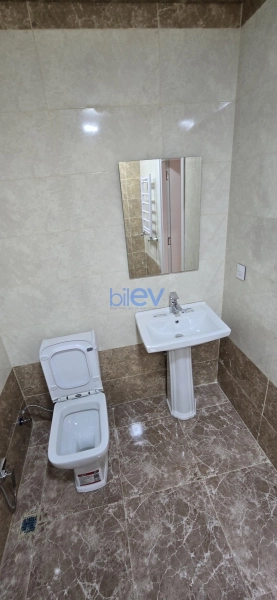 Aylıq Kirayə 4 otaqlı Yeni Tikili bina evi  151m², Bakı