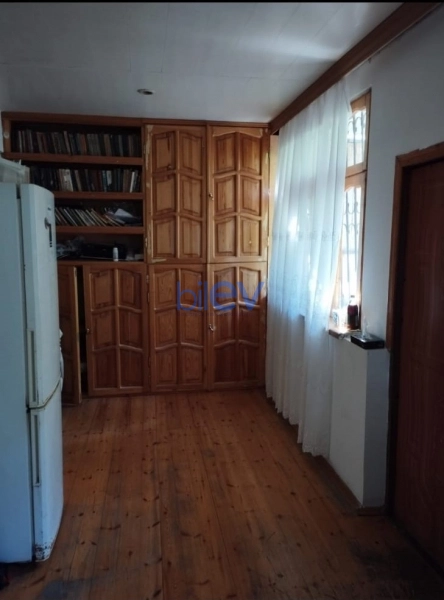 Satış 4 otaqlı Köhnə Tikili bina evi  110m², Bakı