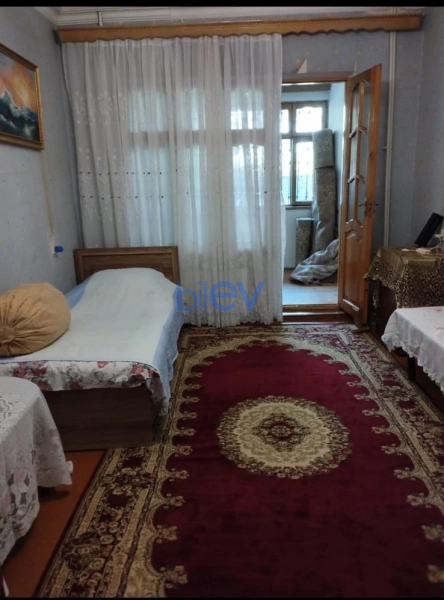 Satış 4 otaqlı Köhnə Tikili bina evi  110m², Bakı