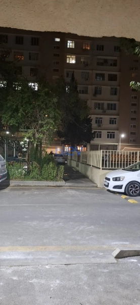 Satış 4 otaqlı Köhnə Tikili bina evi  110m², Bakı