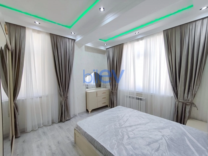 Aylıq Kirayə 3 otaqlı Yeni Tikili bina evi  100m², Bakı
