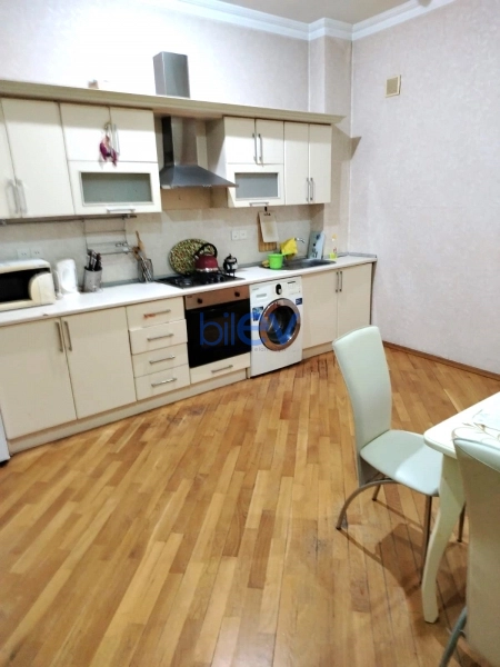 Aylıq Kirayə 2 otaqlı Yeni Tikili bina evi  107m², Bakı