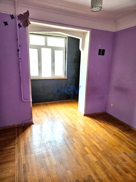 Satış 4 otaqlı Köhnə Tikili bina evi  100m², Bakı