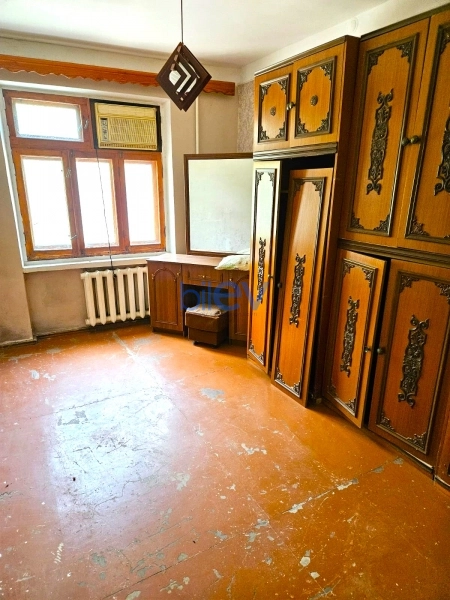 Satış 4 otaqlı Köhnə Tikili bina evi  100m², Bakı