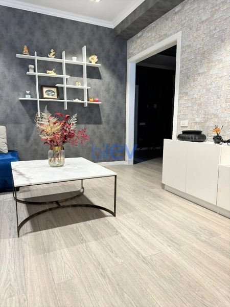 Aylıq Kirayə 3 otaqlı Yeni Tikili bina evi  96m², Bakı