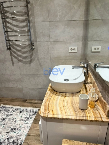 Aylıq Kirayə 3 otaqlı Yeni Tikili bina evi  96m², Bakı