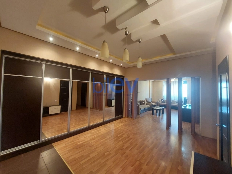 Aylıq Kirayə 2 otaqlı Yeni Tikili bina evi  114m², Bakı