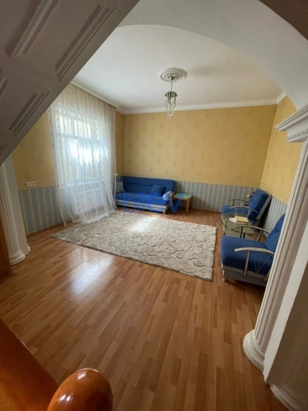 Satış 8 otaqlı Həyət evi  300m², Şəki