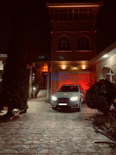 Satış 8 otaqlı Həyət evi  300m², Şəki