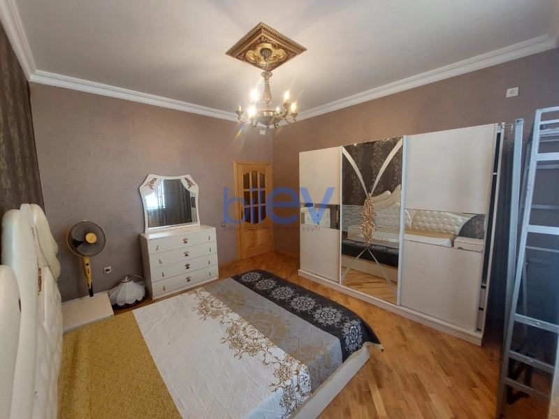 Aylıq Kirayə 3 otaqlı Yeni Tikili bina evi  96m², Bakı