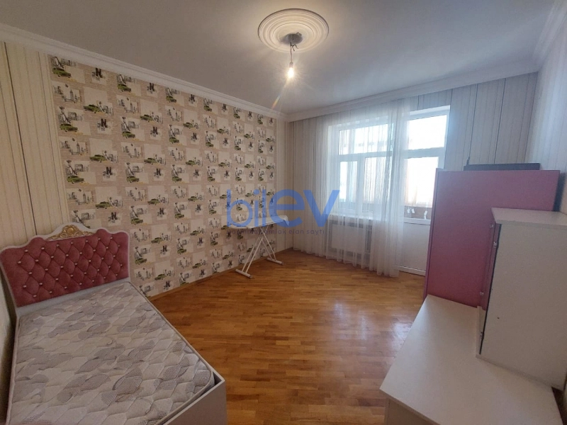 Aylıq Kirayə 3 otaqlı Yeni Tikili bina evi  96m², Bakı