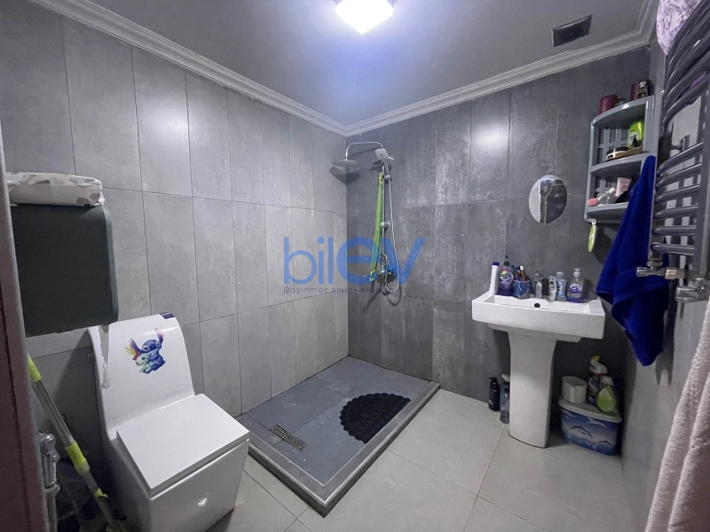 Satış 4 otaqlı Köhnə Tikili bina evi  126m², Bakı