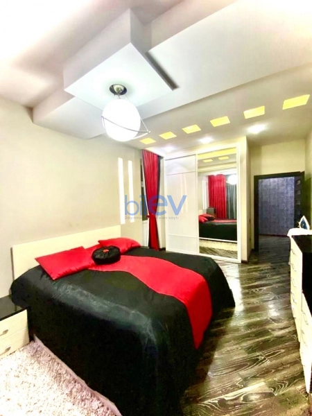 Aylıq Kirayə 3 otaqlı Yeni Tikili bina evi  135m², Bakı