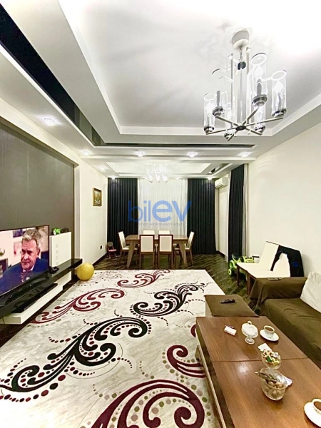 Aylıq Kirayə 3 otaqlı Yeni Tikili bina evi  135m², Bakı