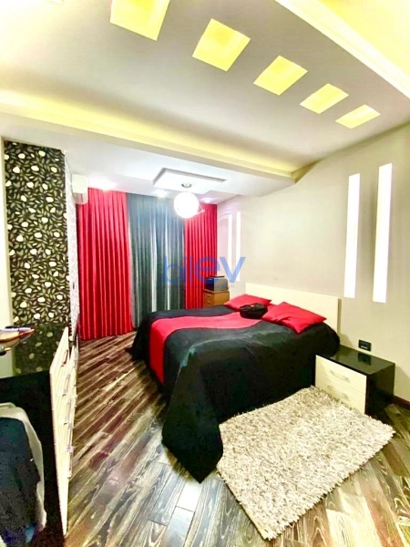 Aylıq Kirayə 3 otaqlı Yeni Tikili bina evi  135m², Bakı