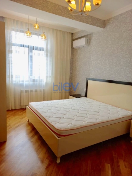 Aylıq Kirayə 2 otaqlı Yeni Tikili bina evi  70m², Bakı