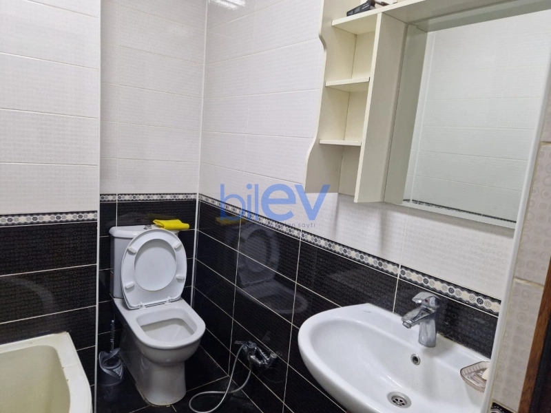 Aylıq Kirayə 3 otaqlı Yeni Tikili bina evi  130m², Bakı