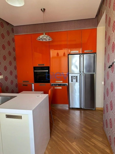 Aylıq Kirayə 3 otaqlı Yeni Tikili bina evi  120m², Bakı