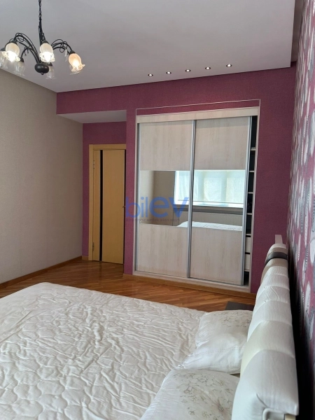 Aylıq Kirayə 3 otaqlı Yeni Tikili bina evi  120m², Bakı