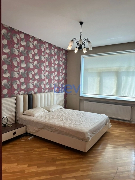 Aylıq Kirayə 3 otaqlı Yeni Tikili bina evi  120m², Bakı