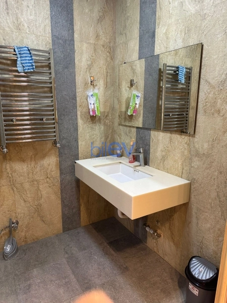 Aylıq Kirayə 3 otaqlı Yeni Tikili bina evi  120m², Bakı