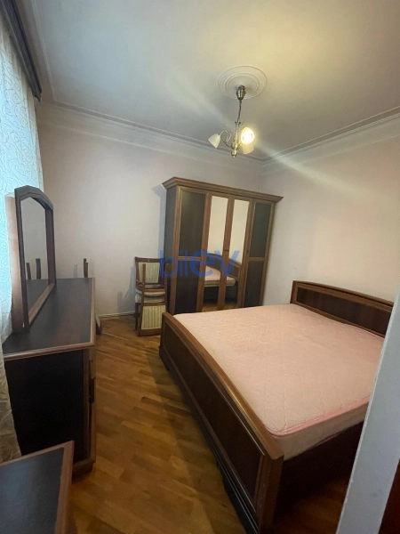 Aylıq Kirayə 4 otaqlı Həyət evi  100m², Bakı