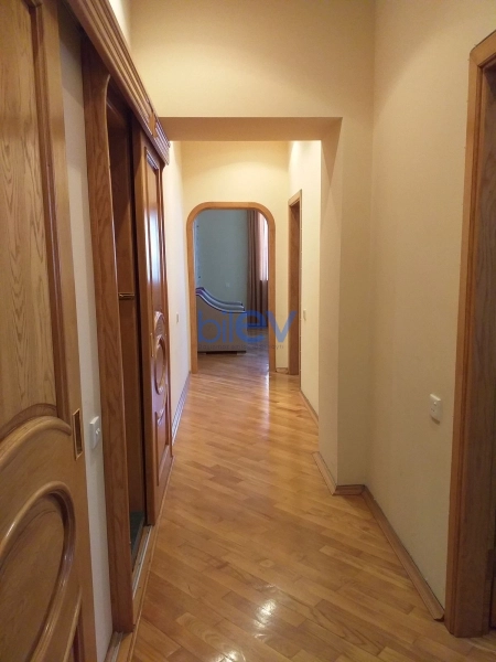 Aylıq Kirayə 2 otaqlı Yeni Tikili bina evi  76m², Bakı