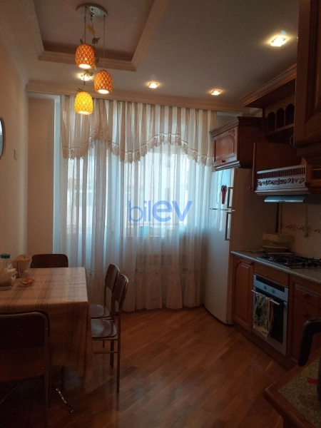 Aylıq Kirayə 2 otaqlı Yeni Tikili bina evi  76m², Bakı