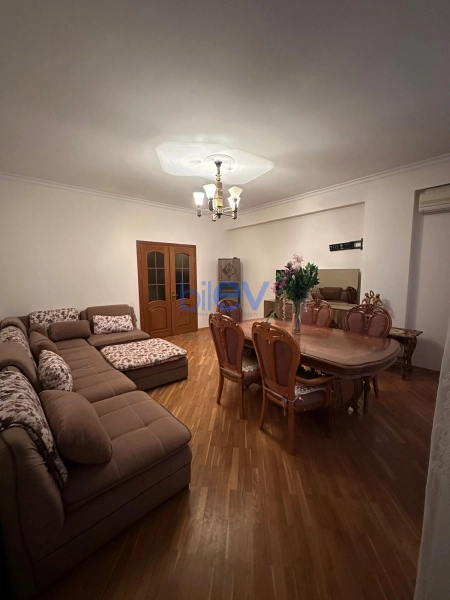 Aylıq Kirayə 3 otaqlı Yeni Tikili bina evi  100m², Bakı
