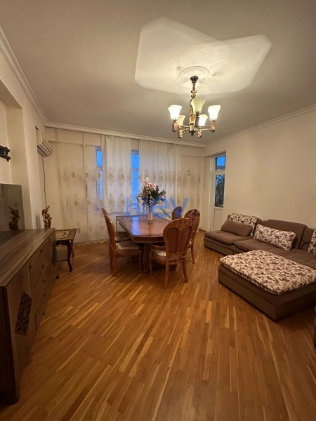 Aylıq Kirayə 3 otaqlı Yeni Tikili bina evi  100m², Bakı