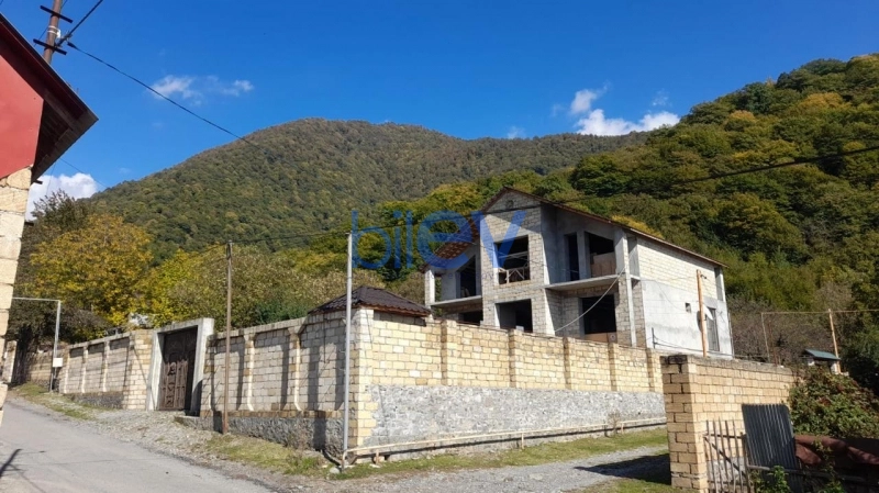 Satış 8 otaqlı Həyət evi  450m², Qəbələ