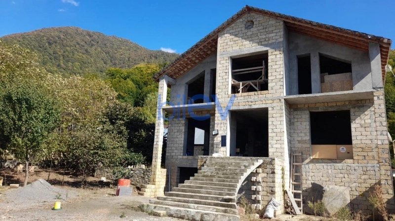 Satış 8 otaqlı Həyət evi  450m², Qəbələ